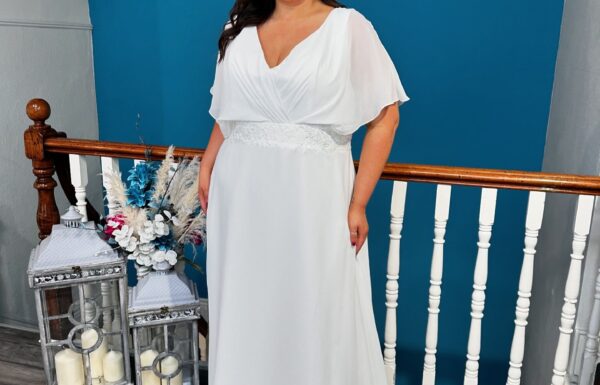 Dreamy Curves – Curvy Bridal Specialists Gallery 11