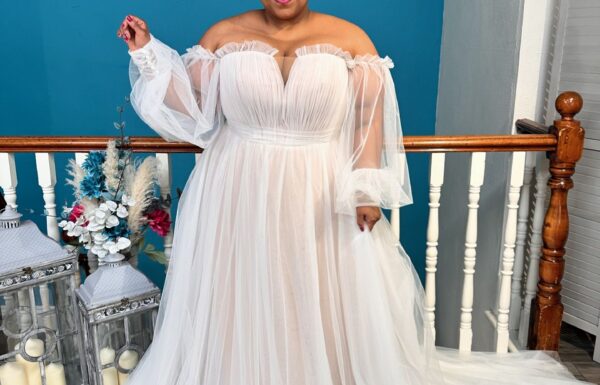 Dreamy Curves – Curvy Bridal Specialists Gallery 12