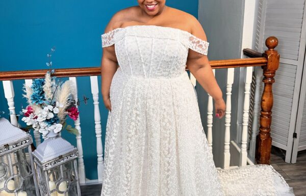 Dreamy Curves – Curvy Bridal Specialists Gallery 0