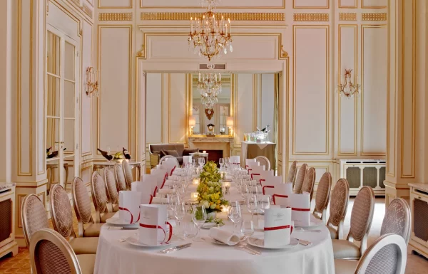 Hotel Plaza Athenee Gallery 10