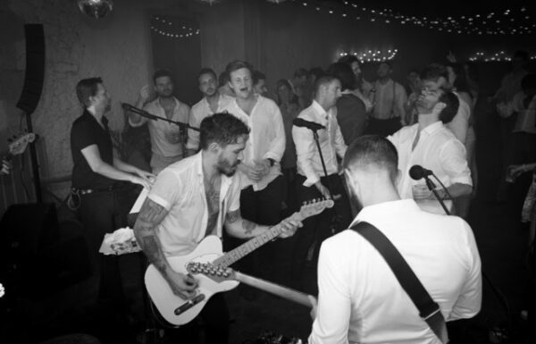 Four Kicks – Wedding band in France and Italy Gallery 4