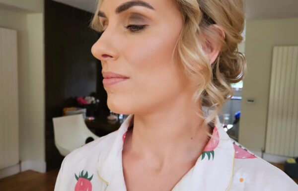 Caroline Bourke Makeup & Styling – Blogger Gallery 12