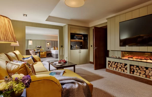 Westport Plaza Hotel – Bar 23 Gallery 8