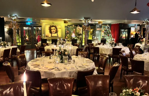 Marco Pierre White Courtyard Bar & Grill Gallery 1