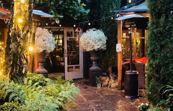 Marco Pierre White Courtyard Bar & Grill Gallery 9