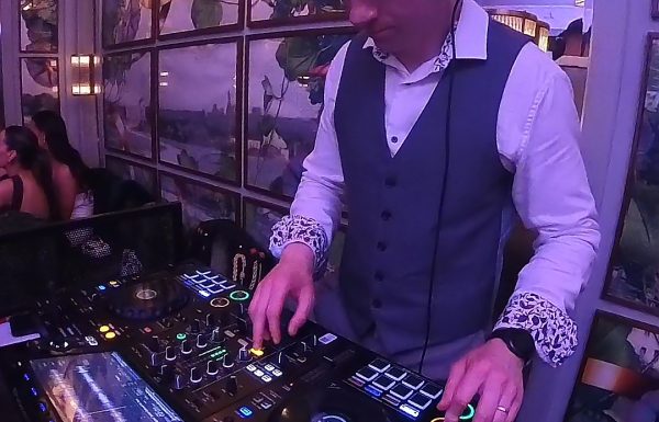 Tom K DJ – Weddings & Events Gallery 7